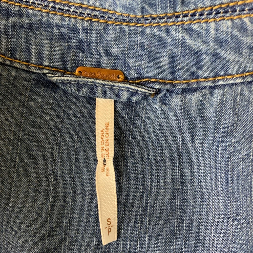 Free People Swing Relaxed chambray Shirt Jacket - Picture 6 of 7